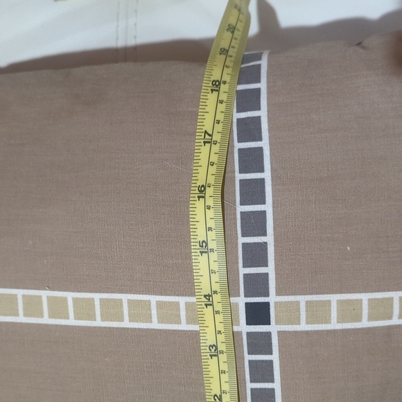 4 Purple and Brown Decorative Pillows - like new - Picture 5 of 8